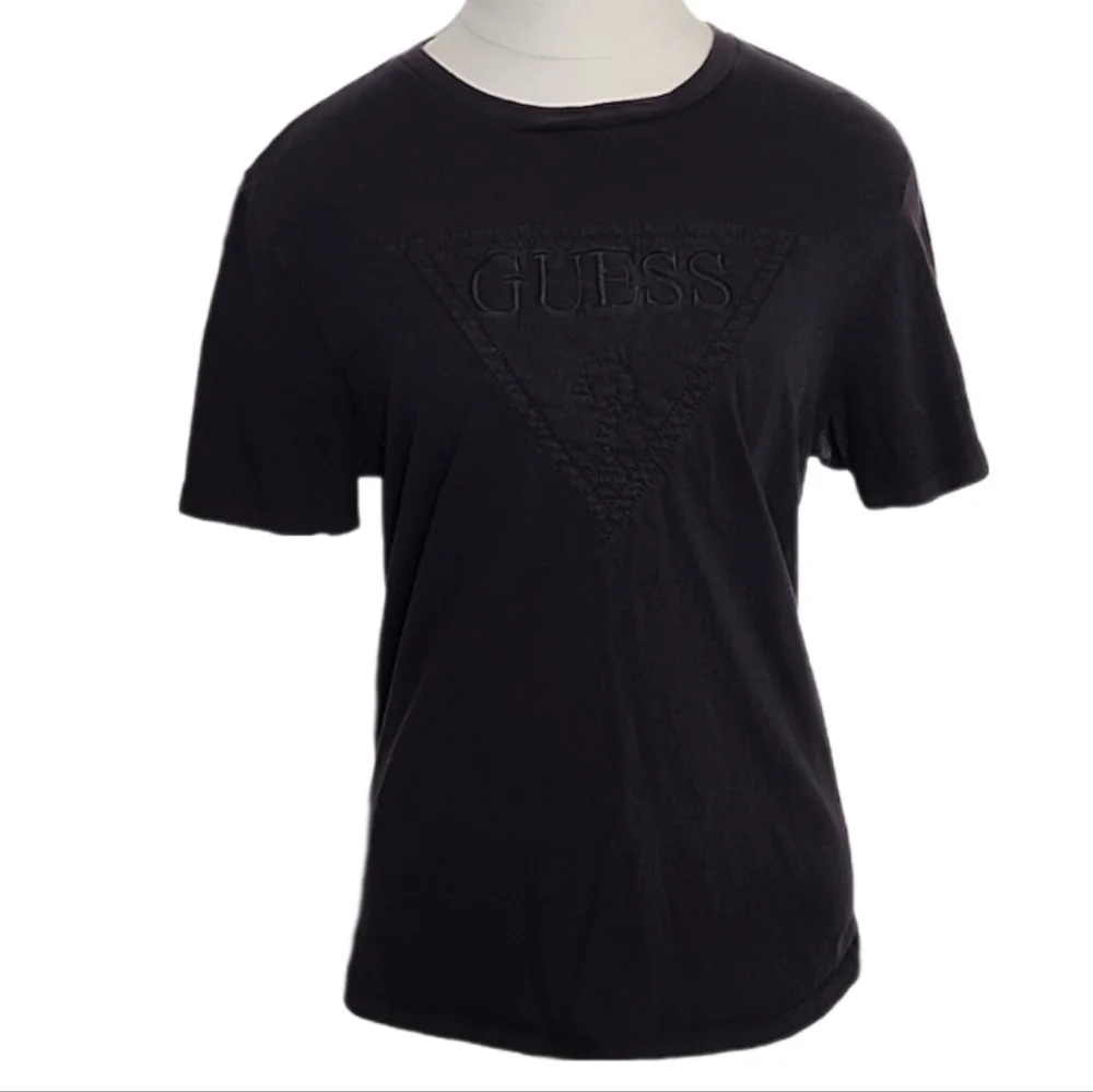 Guess T-Shirt Unisex Embossed Logo 100% Cotton Short Sleeve Vintage Black Size S - Picture 3 of 11
